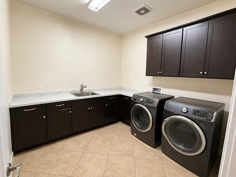 2595 E Ebony Dr — Photo 32