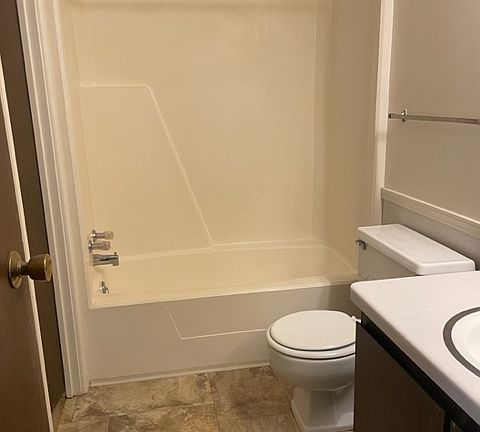 4th image of 8 Griffin Ct APT 9