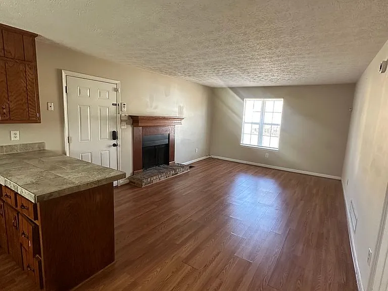 2036 Laboon Cir — Photo 8