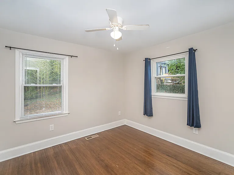 6037 Ingleside Dr #B — Photo 10