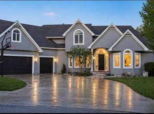 601 SW Forestpark Ln, Lees Summit, MO 64081