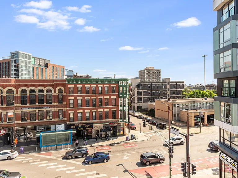 805 N. Milwaukee — Photo 38