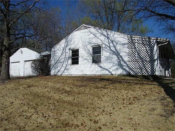 2nd image of 5034 Crest Dr