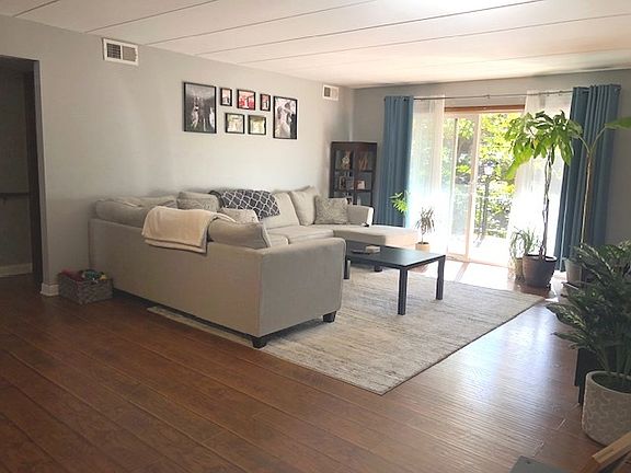 3rd image of 8612 W 95th Pl APT 104