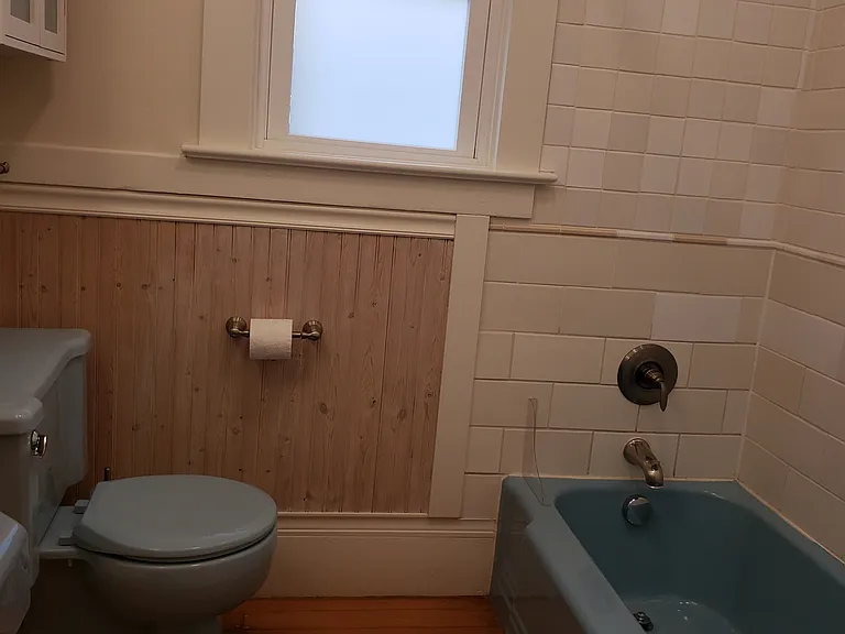 4512 N Commercial Ave — Photo 10