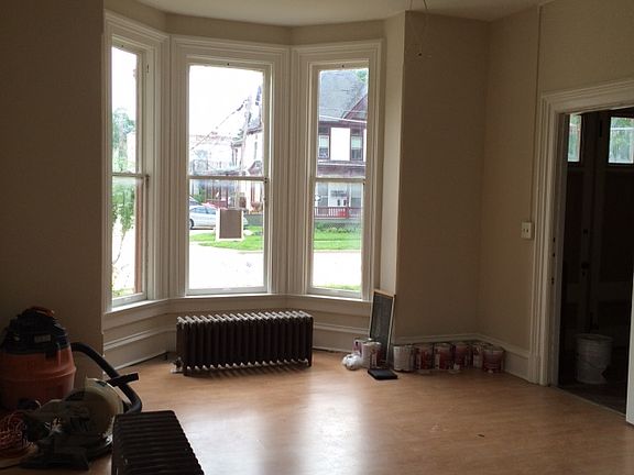 4th image of 109 S Huron St APT 1