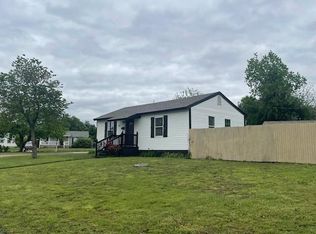 807 N Redbud Dr, Midwest City, OK 73110