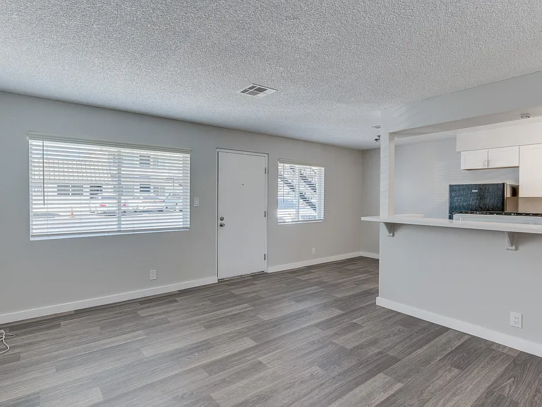 Red Rock Cove Apartments — Photo 32