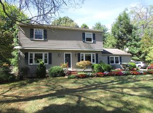 26 Fox Hunt Rd, Ringoes, NJ 08551