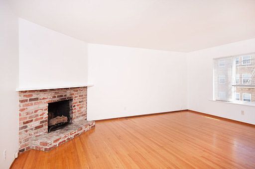 2nd image of 2749 Gough St APT 1