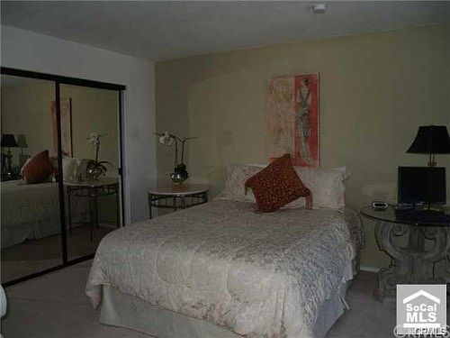 4th image of 33 Bridle Ln