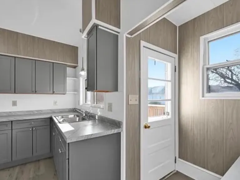 8 N Wolfe St — Photo 8