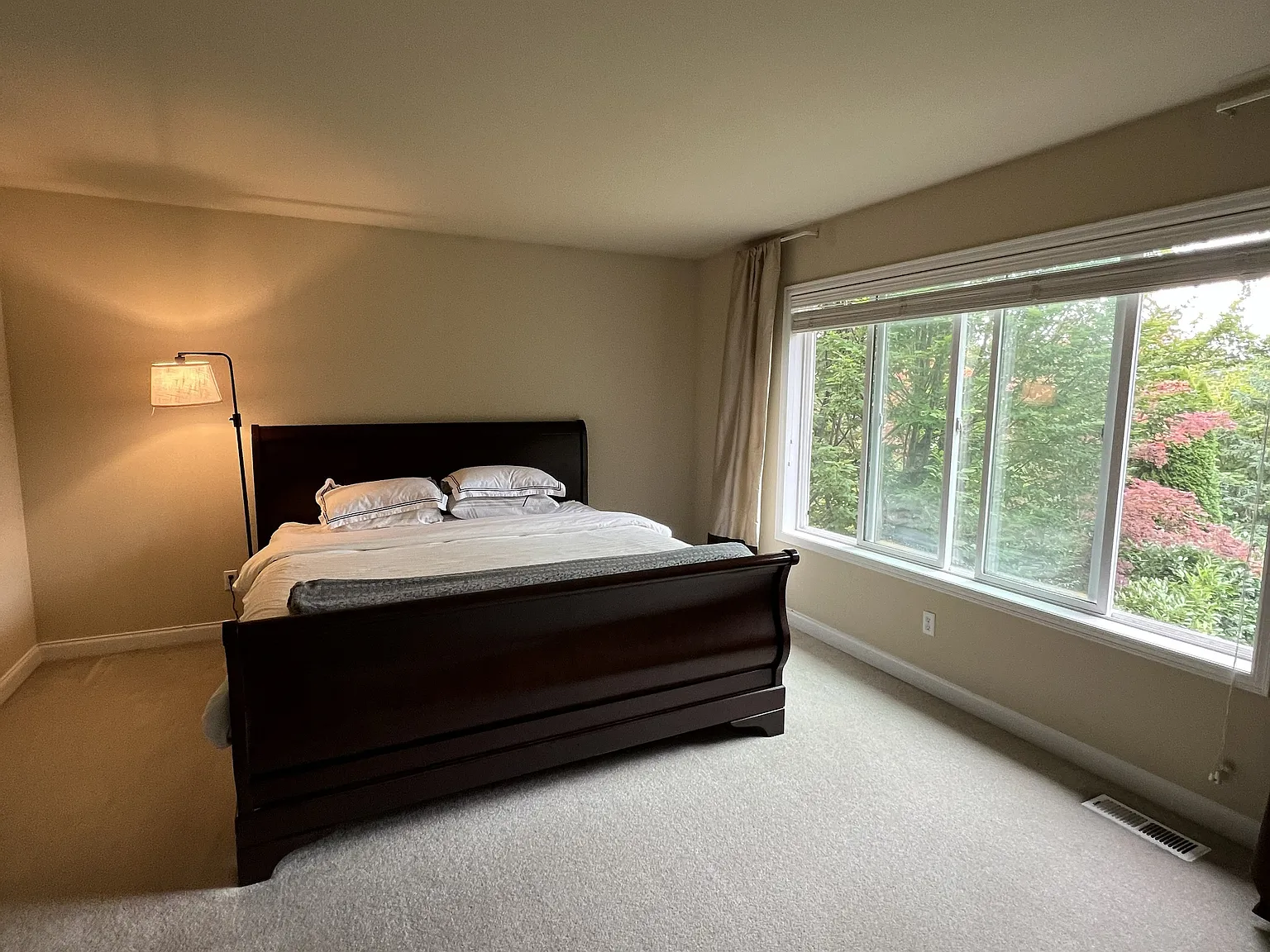 3 bed, 2660 sqft, $4,479 — Photo 4