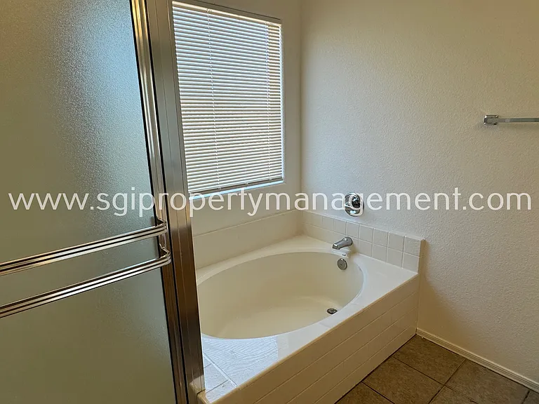 11630 W Washington St — Photo 13