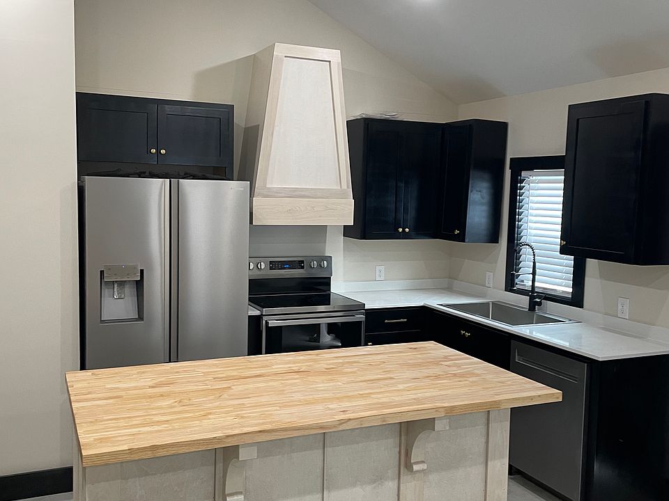 1st image of 722 Helen Ln #2