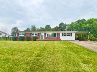 108 Meadowview Pl, Lenoir, NC 28645