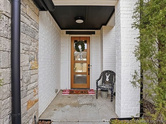 4th image of 6802 E 86th Pl N