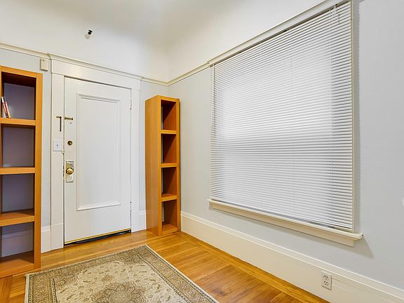 5th image of 903 Pine St