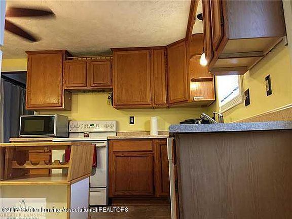 3rd image of 1059 Jackson St