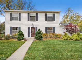 24485 Bonnie Brook Dr, Novi, MI 48374