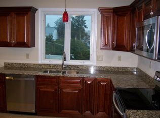 825 Pomander Ave, Reading, PA 19606