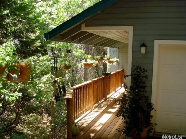 5182 Cedarwood Ln, Placerville, CA 95667