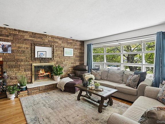 2nd image of 926 Lester Avenue