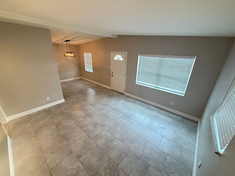 3612 Surrey Dr — Photo 4