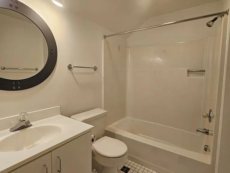 414 W Marion St — Photo 11
