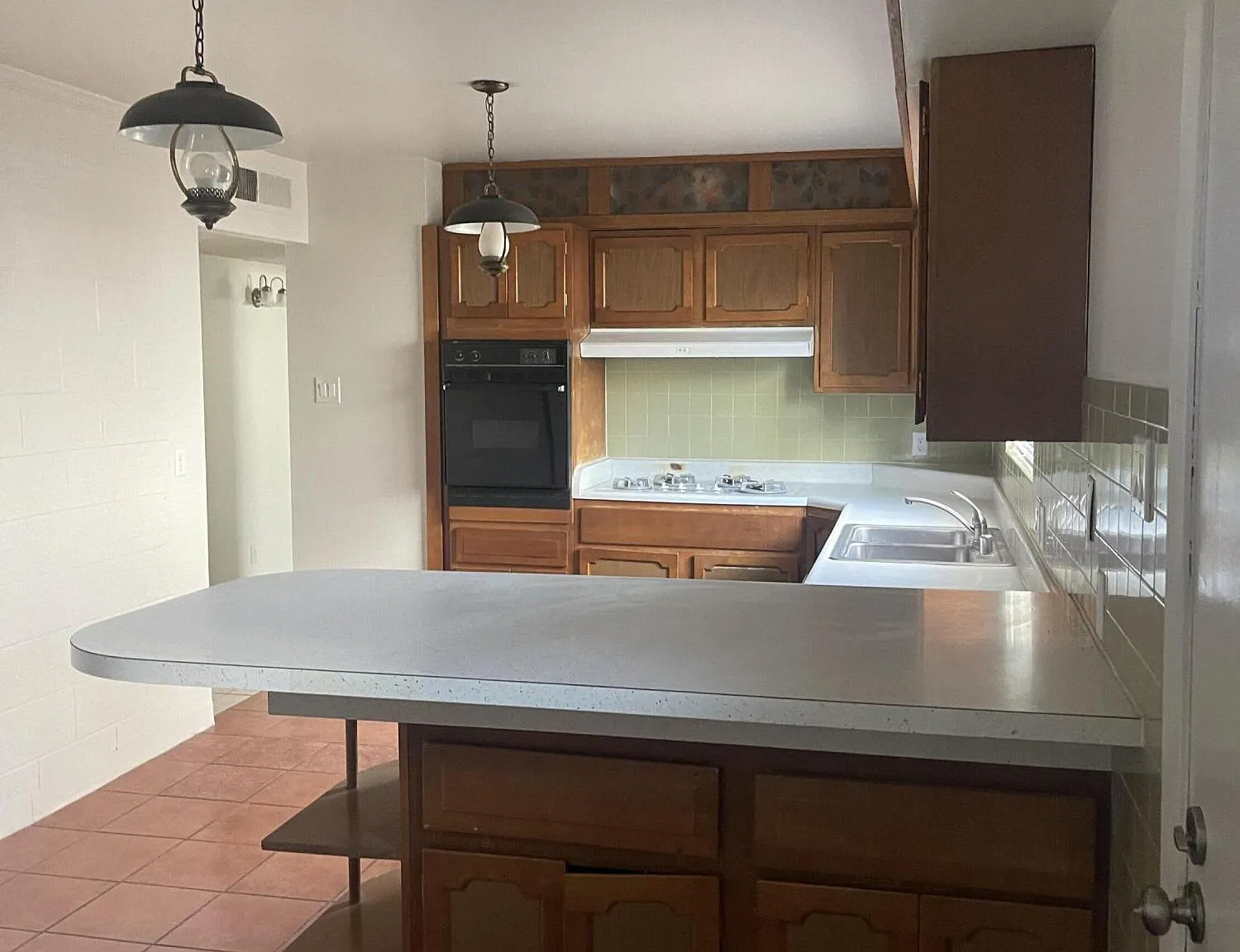 2 bed, 1.5 bath, 1054 sqft, $1,425 — Photo 4