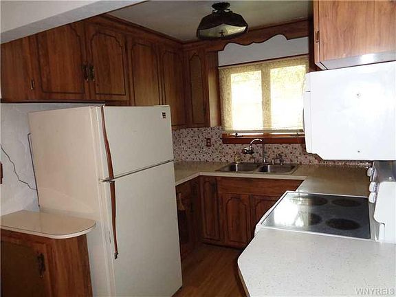 2nd image of 7802 Lindbergh Ave