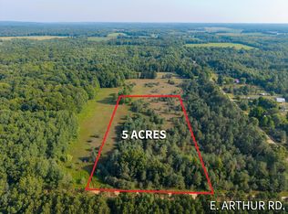 4 E Arthur Rd, Rothbury, MI 49452