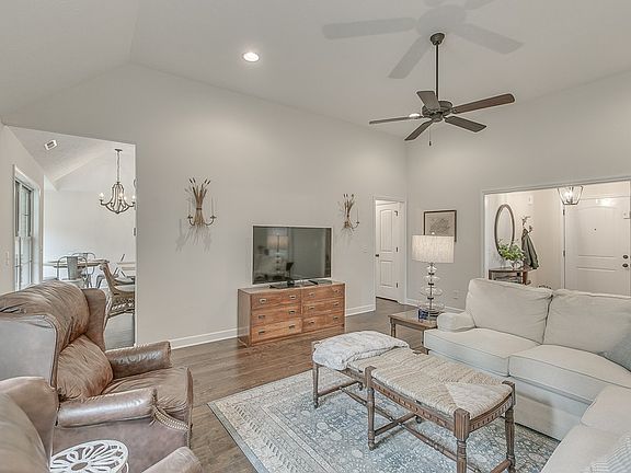 4th image of 1501 Round Rock Dr