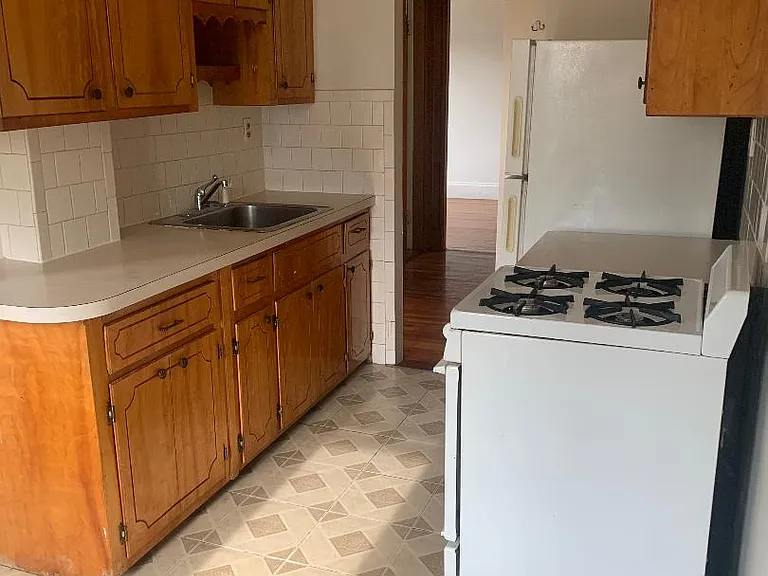 224 Lafayette St #13 — Photo 3