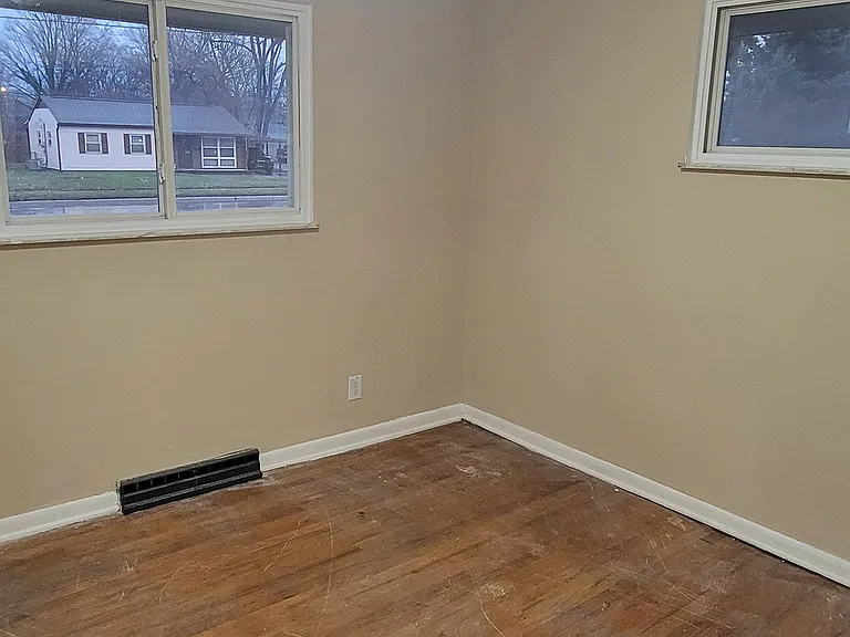 4493 E Livingston Ave — Photo 14