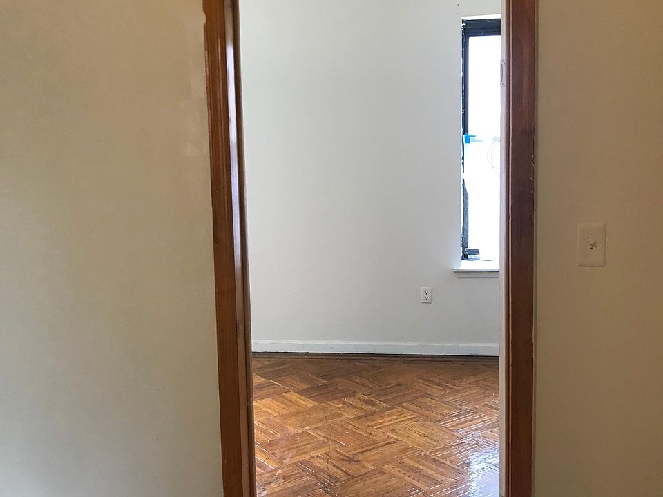 1st image of 1464 Ovington Ave #4
