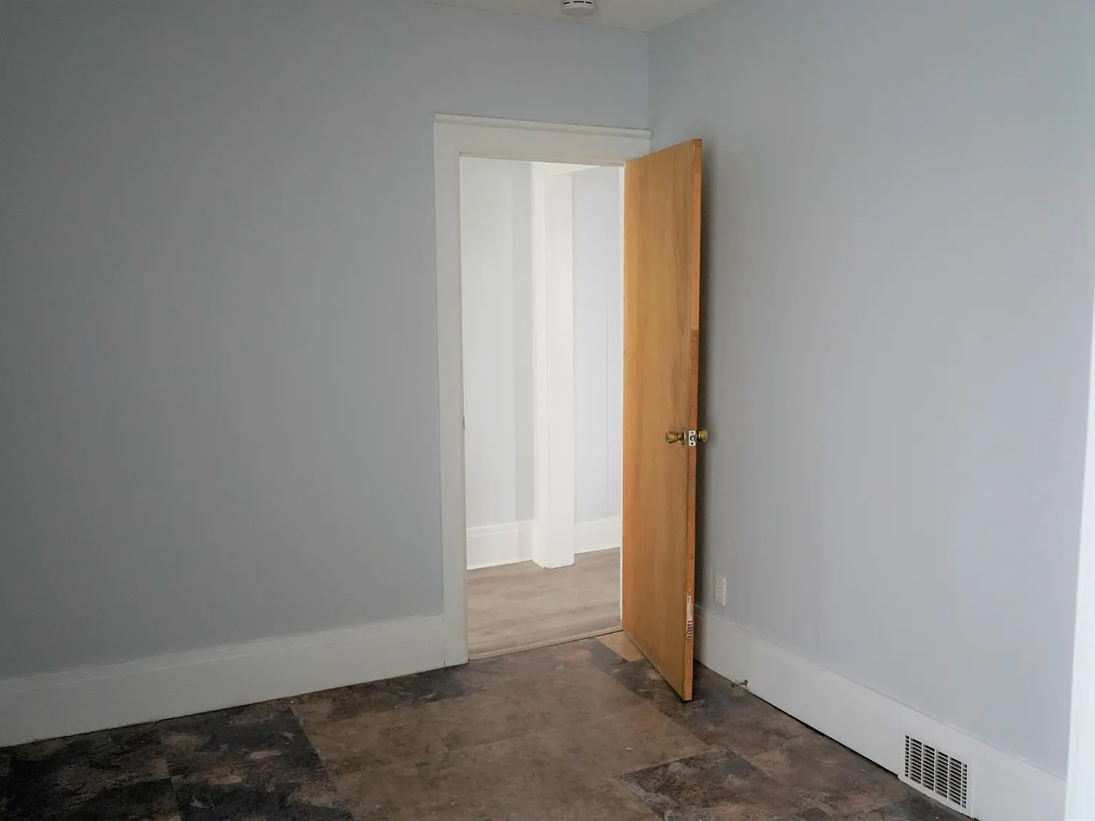 303 Prospect Ave — Photo 4
