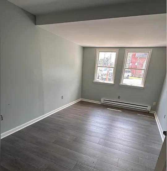 Studio, $795 — Photo 3
