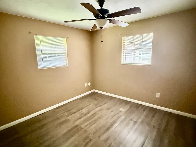 4631 Inwood Dr — Photo 6
