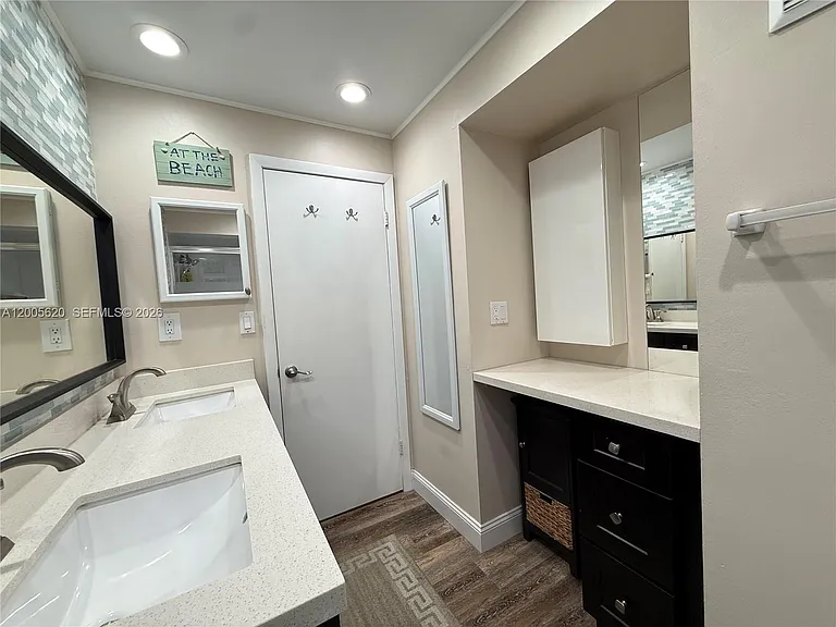 230 Lakeview Dr #307 — Photo 27