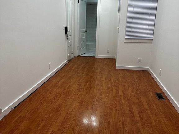 3rd image of 1936 Bush St #5