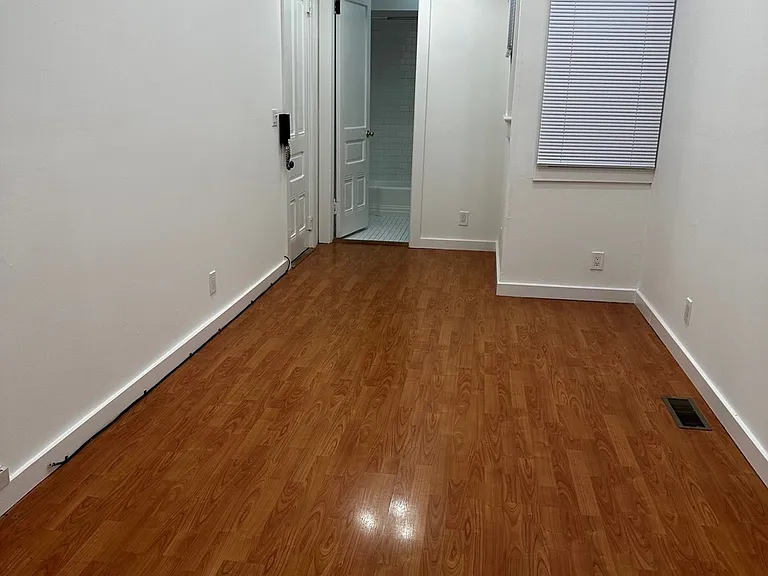 1936 Bush St #5 — Photo 3