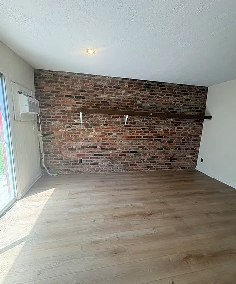 2406 Browns Mill Rd — Photo 9