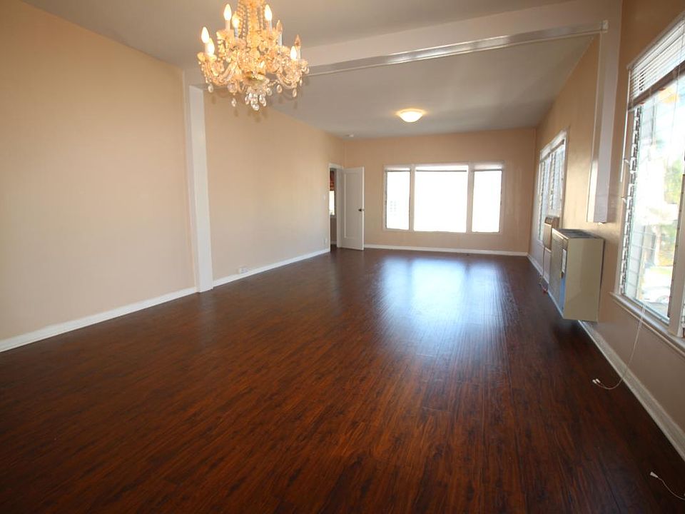 1st image of 360 N Ogden Dr