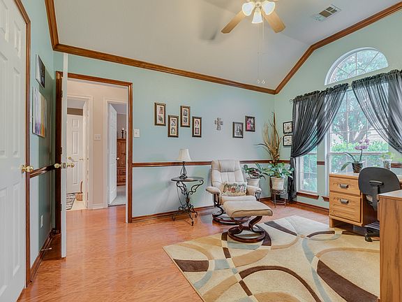 4th image of 8214 Shoshoni Dr