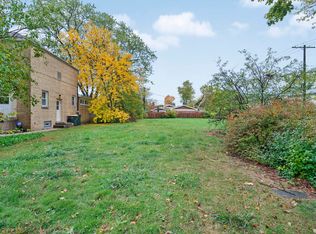 3837 W Estes Ave, Lincolnwood, IL 60712