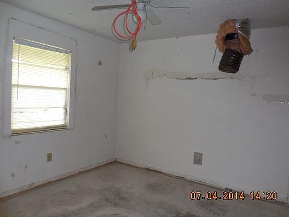 4th image of 120 SW Degouvea Terrace
