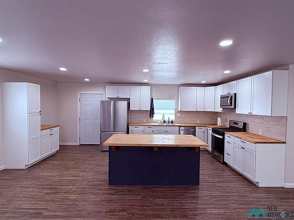2nd image of 709 E 3rd Ave