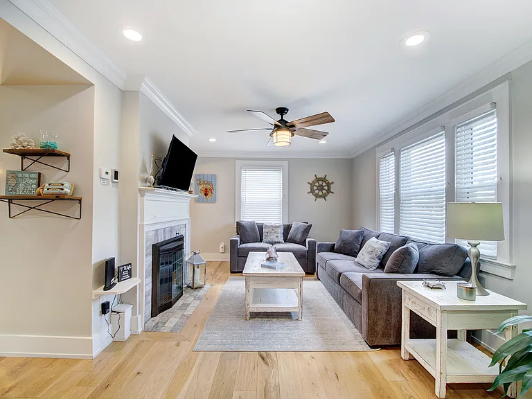 1704 Surf Ave — Photo 5