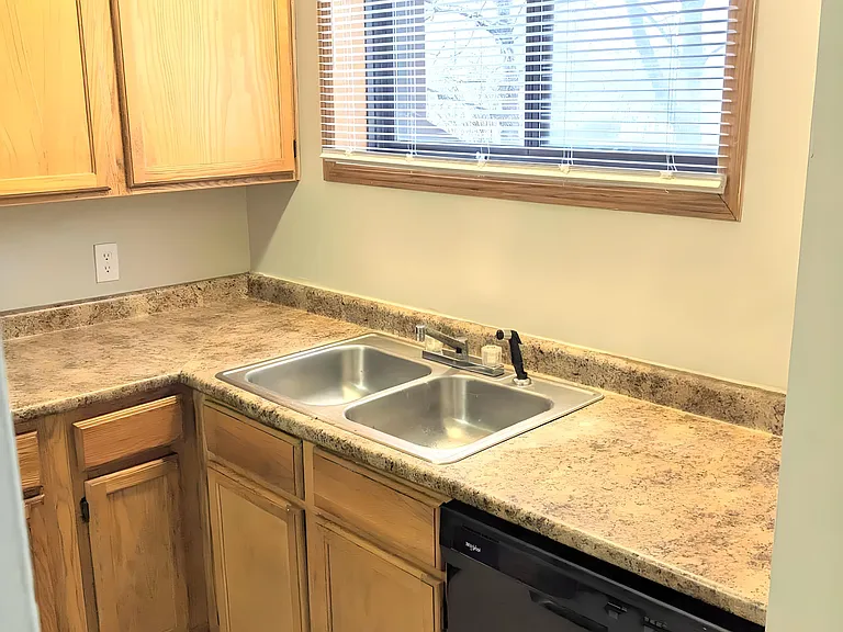 Twin Pines Apartments — Photo 46